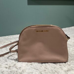 Michael Kors Elegant Brown Crossbody Bag